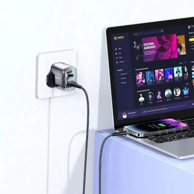 Porodo Transparent Quick Charger Usb-C And Usb-A Qc With Usb-C To Usb-C Cable